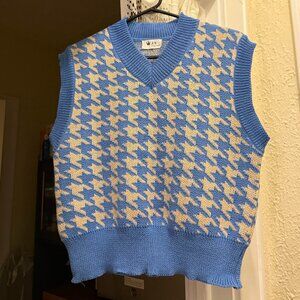 blue beige houndstooth patterned vest
